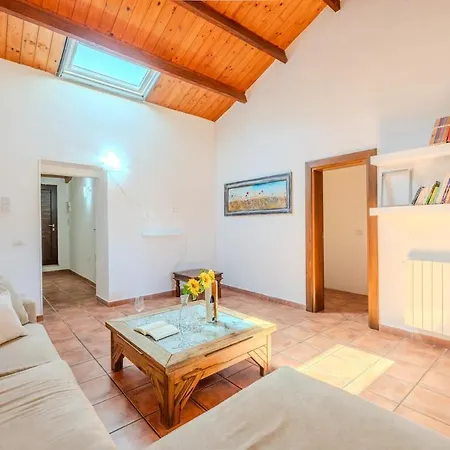 Almi's Countryside - Relax & Private Garden Apartment Telti